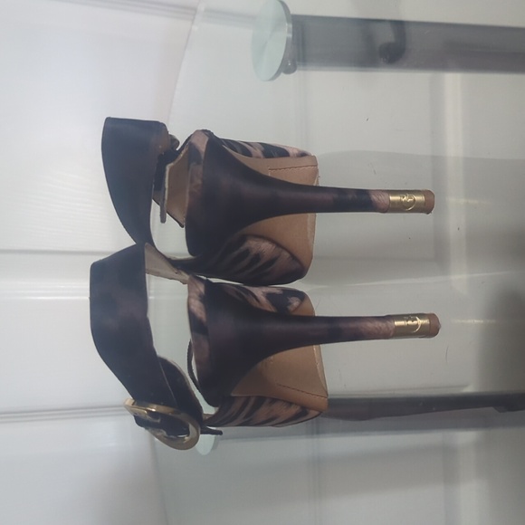 Size 9M GUESS Leopard Stiletto Heels with Platform - Picture 4 of 5